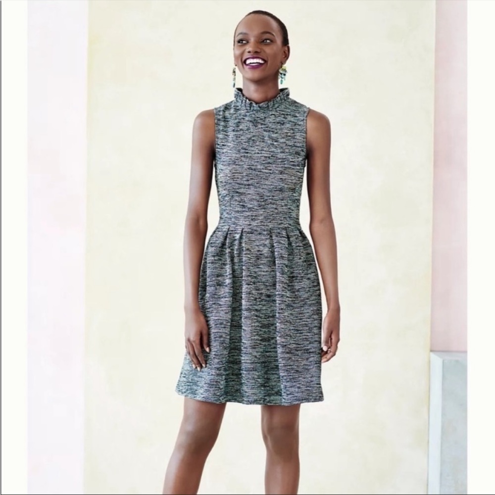 Gannie Textured‎ Sleeveless Ruffle Neck Mini Dress in Grey Size Small